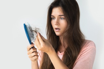 How To Stop Hair Loss In Rainy Season?